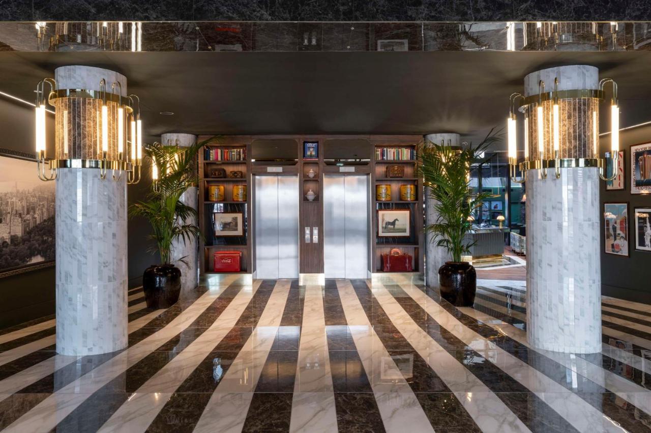 Radisson Collection Hotel, Santa Sofia Milan Exterior photo The lobby of the hotel