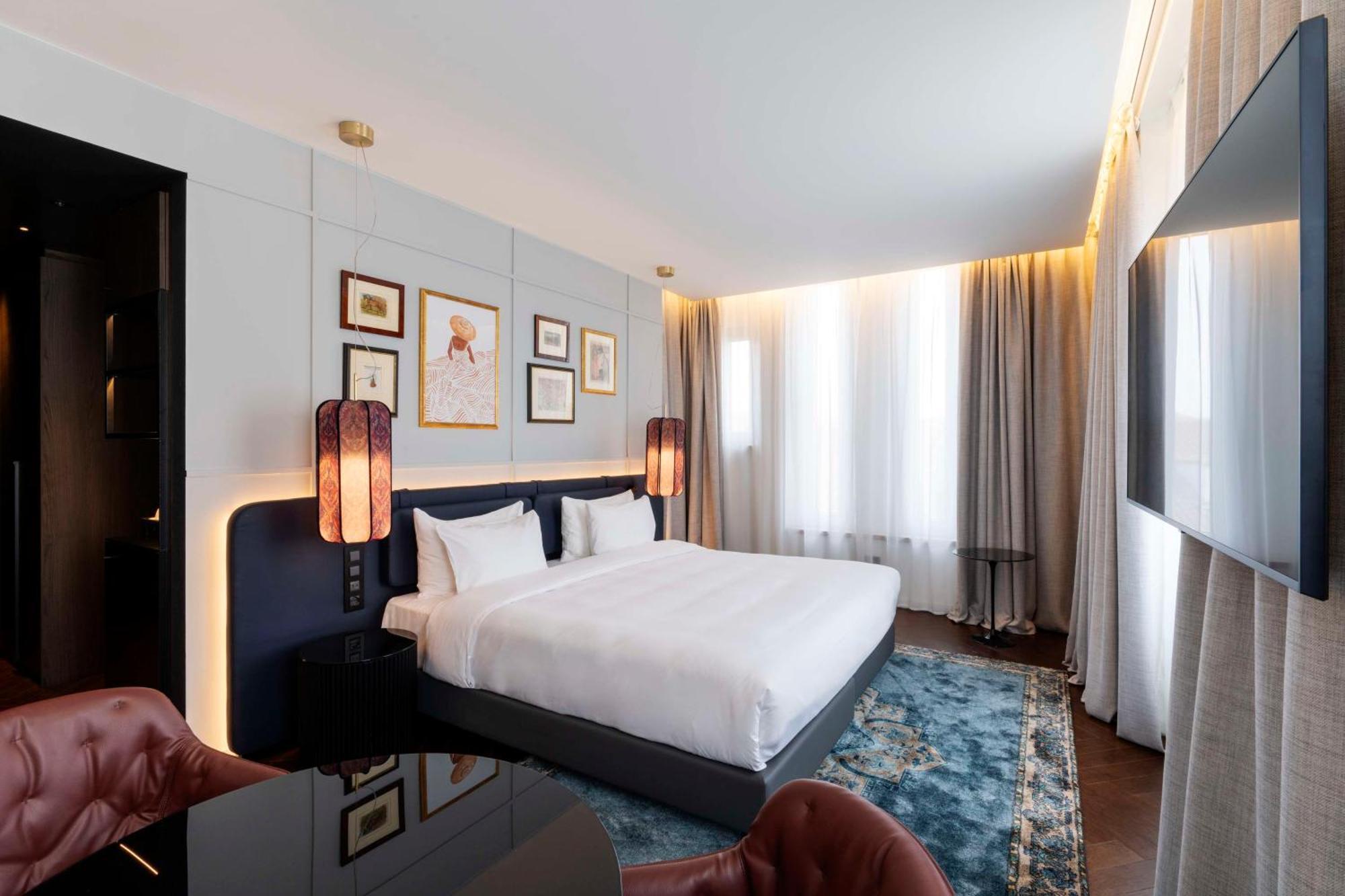 Radisson Collection Hotel, Santa Sofia Milan Exterior photo A bedroom at the hotel